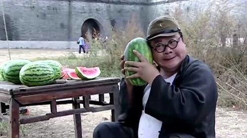 吃瓜夫妇搞笑,爆笑日常，甜蜜互动，笑料连连