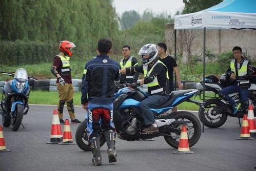 赛道女骑吃瓜,揭秘赛车场上的“吃瓜群众”