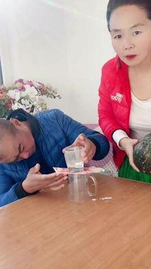 婆婆和儿媳吃瓜,笑料百出，家庭和谐新篇章